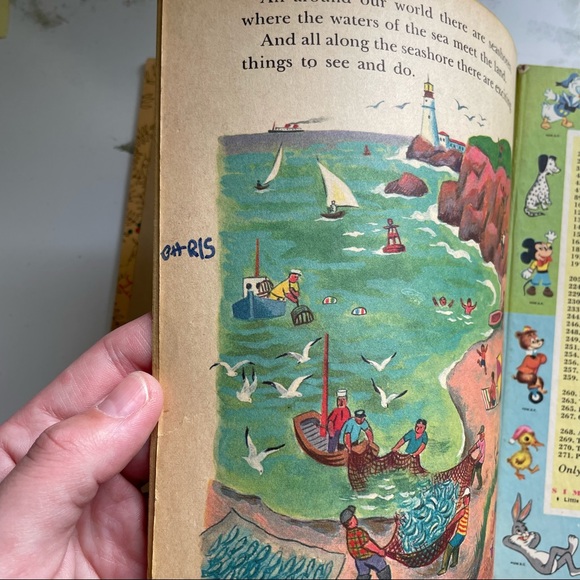 A Little Golden Book - About the Seashore - Picture 5 of 10